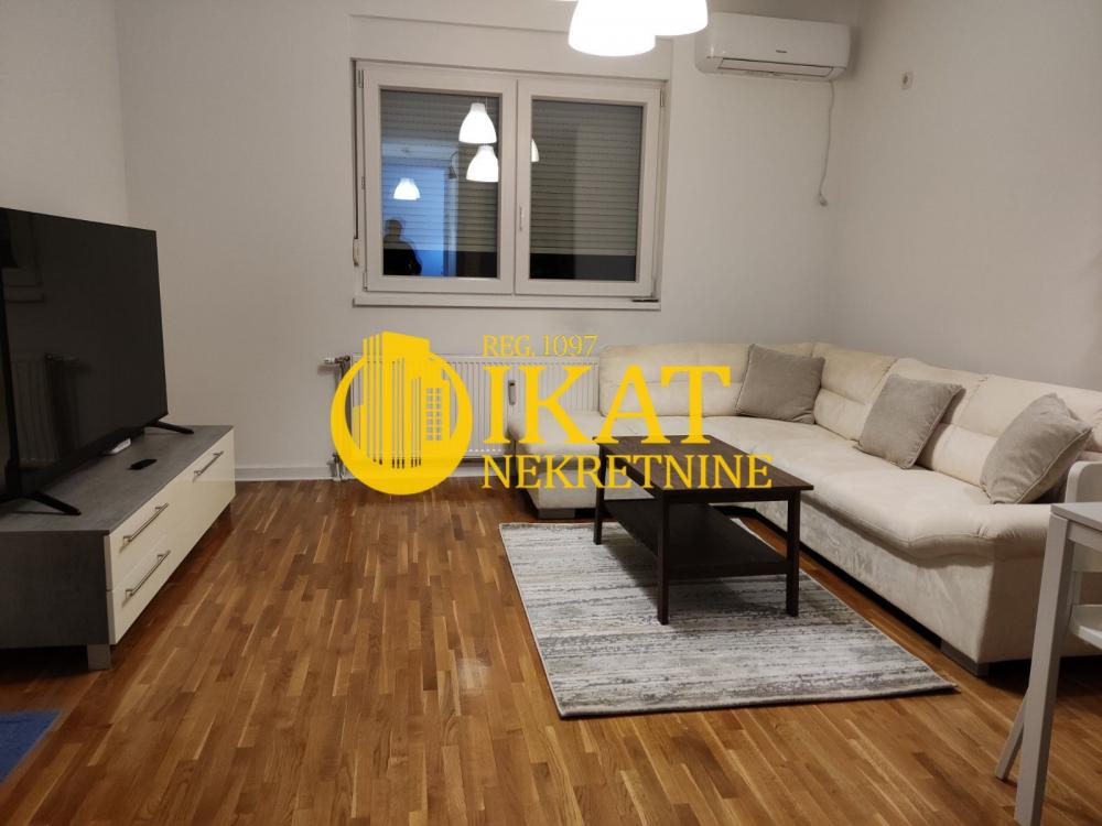 Stan na prodaju u Beogradu, Karaburma, trosoban, 53m2, cena 169600 evra
