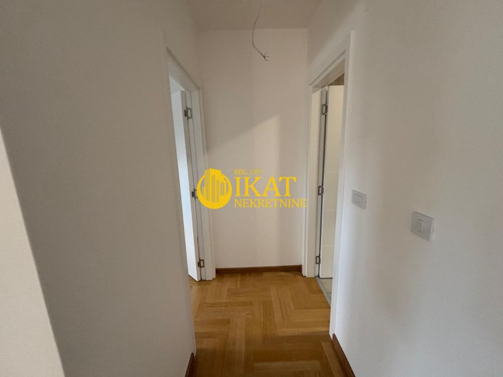 Stan na prodaju u Beogradu, Mirijevo, dvoiposoban, 70m2, cena 133000 evra