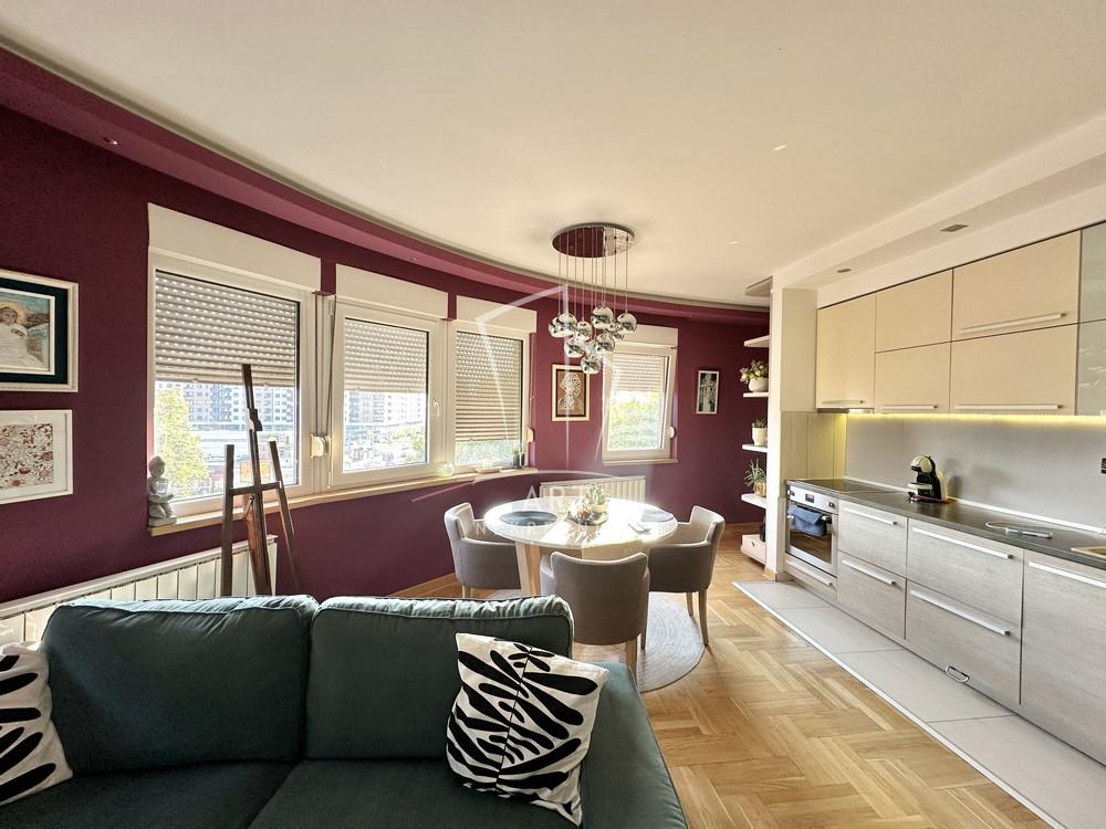 Stan na prodaju u Beogradu, Voždovac, cetvorosoban, 90m2, cena 297000 evra