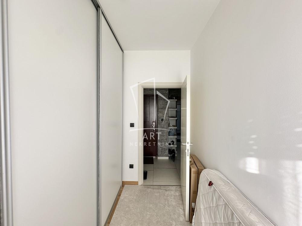 Stan na prodaju u Beogradu, Voždovac, cetvorosoban, 90m2, cena 297000 evra