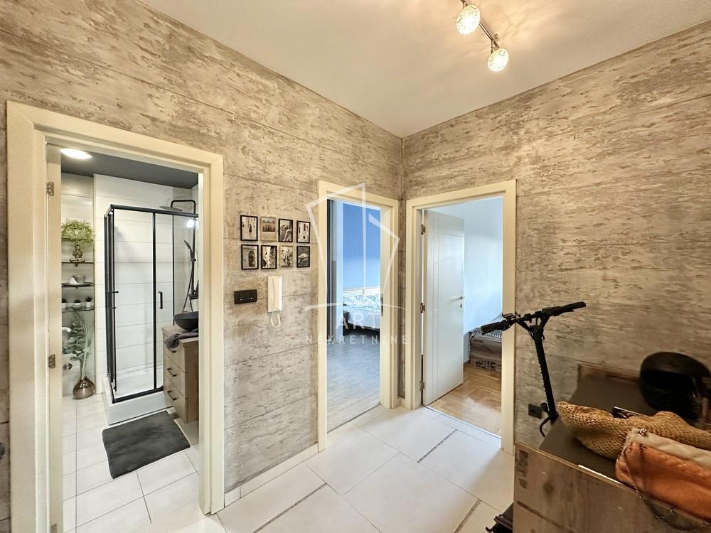 Stan na prodaju u Beogradu, Voždovac, cetvorosoban, 90m2, cena 297000 evra