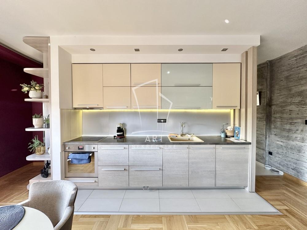 Stan na prodaju u Beogradu, Voždovac, cetvorosoban, 90m2, cena 297000 evra