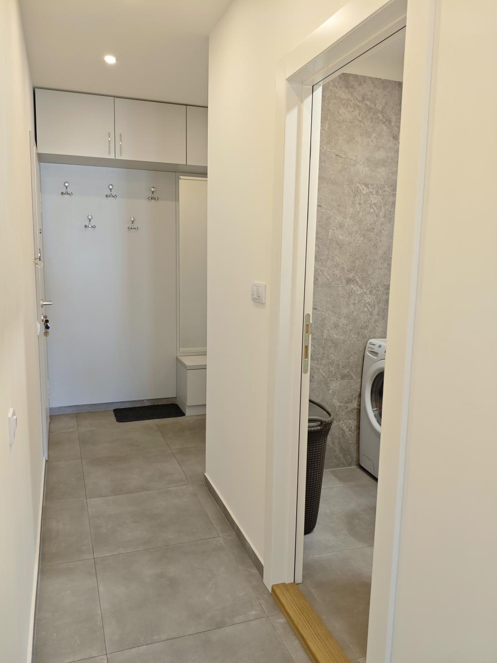 Stan na prodaju u Beogradu, Novi Beograd blok 63, dvosoban, 66m2, cena 234000 evra