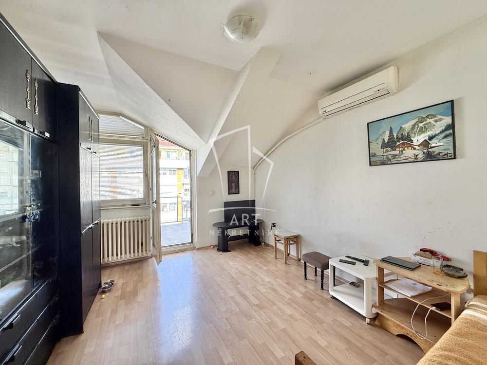 Stan na prodaju u Beogradu, Konjarnik, trosoban, 71m2, cena 190000 evra