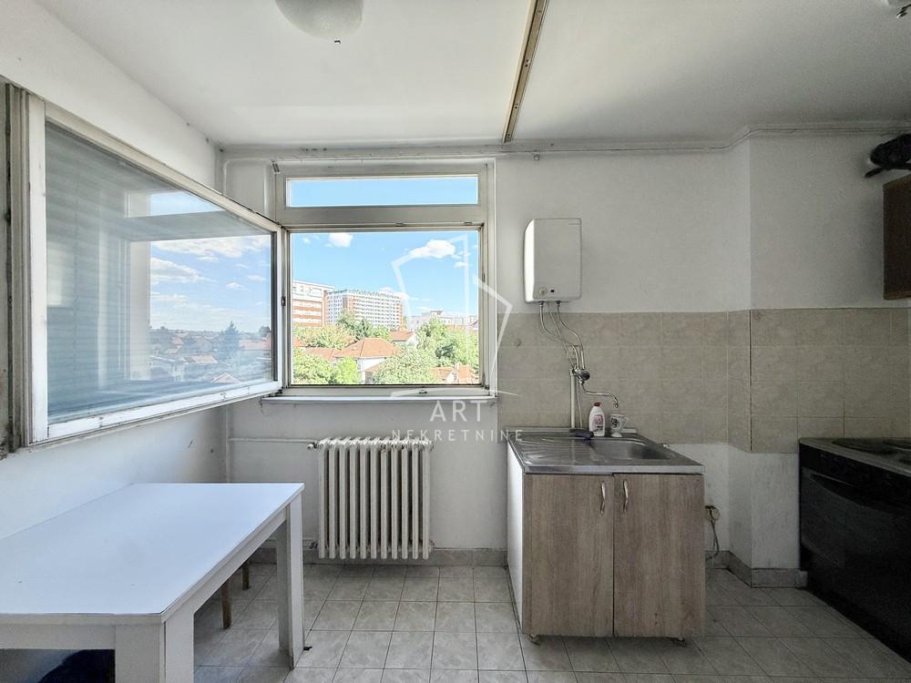 Stan na prodaju u Beogradu, Konjarnik, trosoban, 71m2, cena 190000 evra