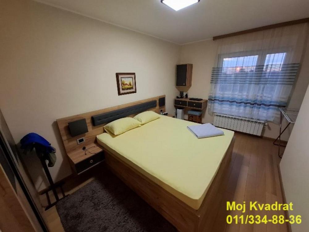 Stan na prodaju u Beogradu, Zemun, dvosoban, 51m2, cena 220000 evra