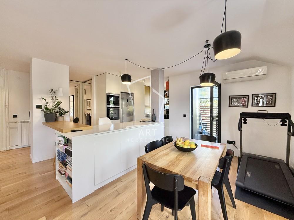 Stan na prodaju u Beogradu, Dedinje, cetvorosoban, 93m2, cena 450000 evra