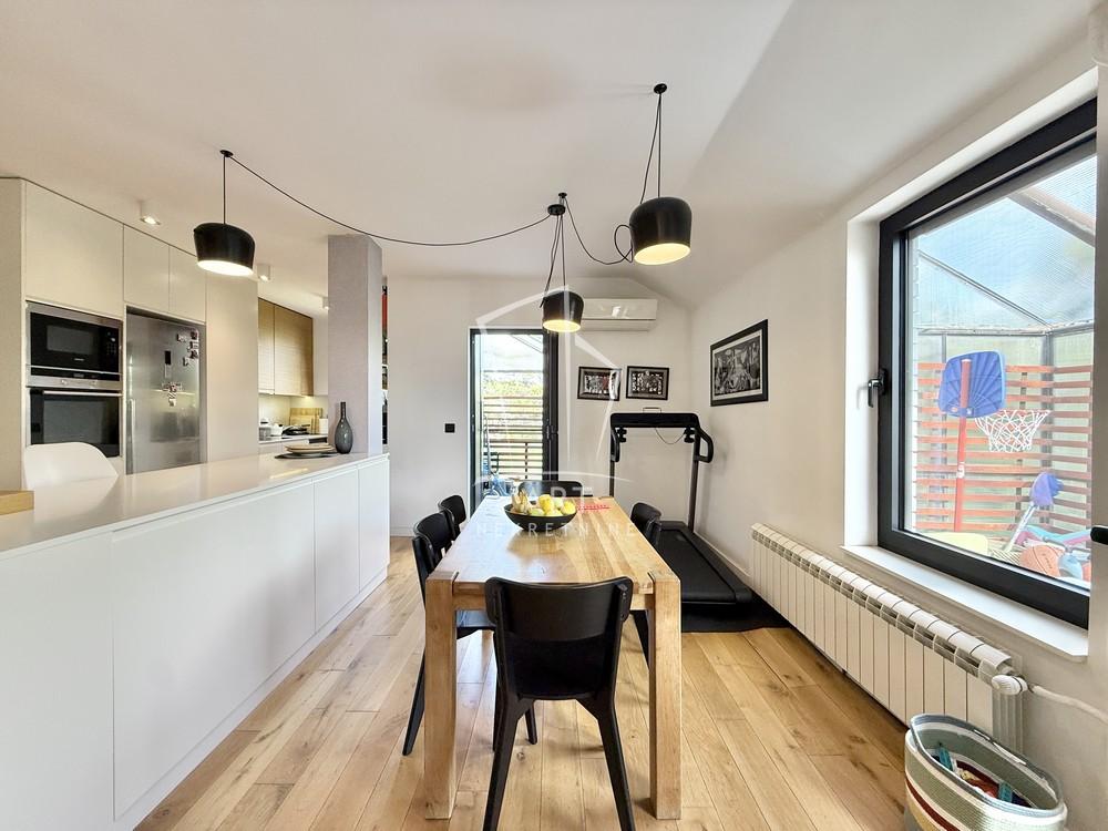 Stan na prodaju u Beogradu, Dedinje, cetvorosoban, 93m2, cena 450000 evra