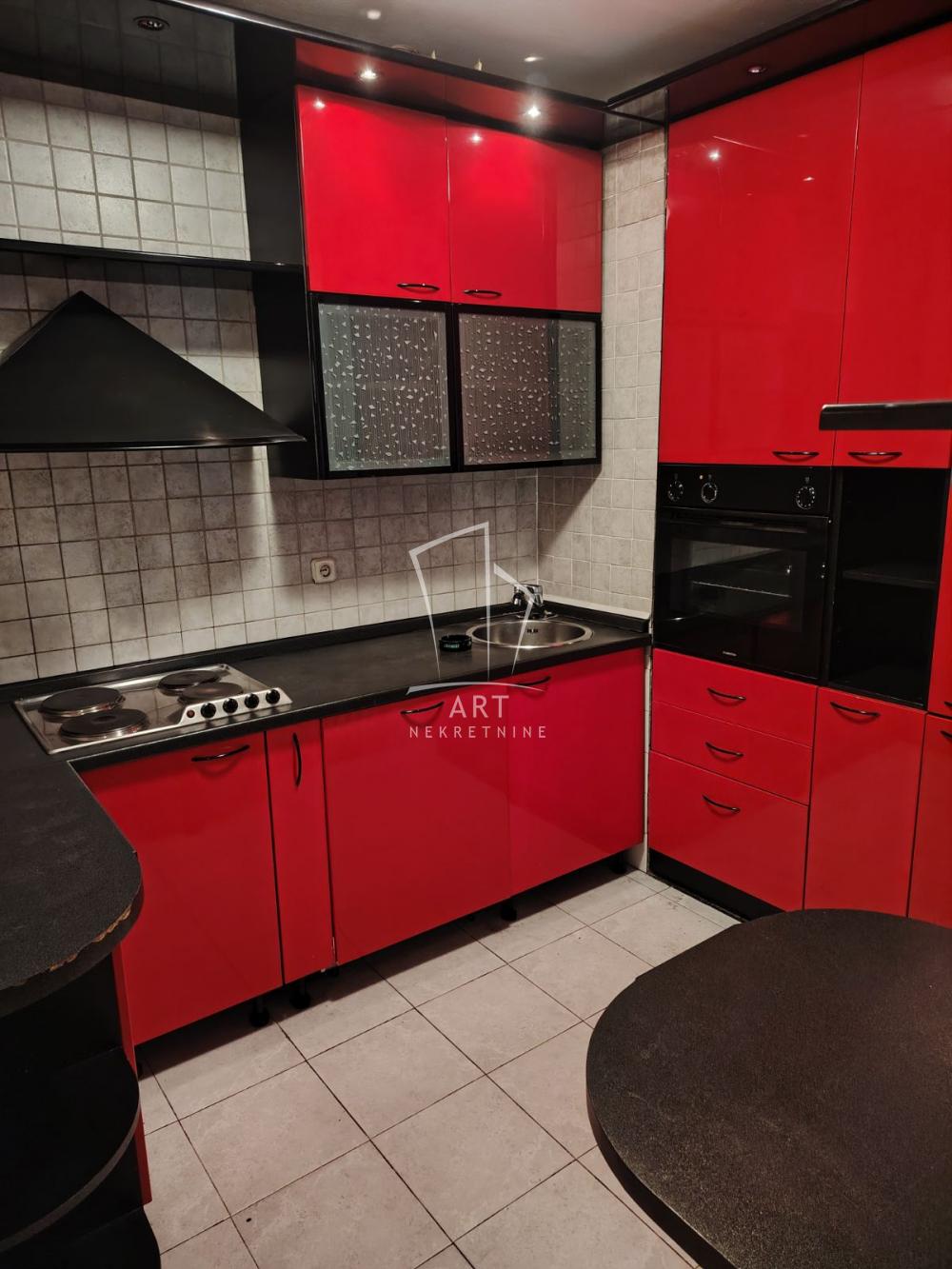 Stan na prodaju u Beogradu, Voždovac, trosoban, 85m2, cena 260000 evra