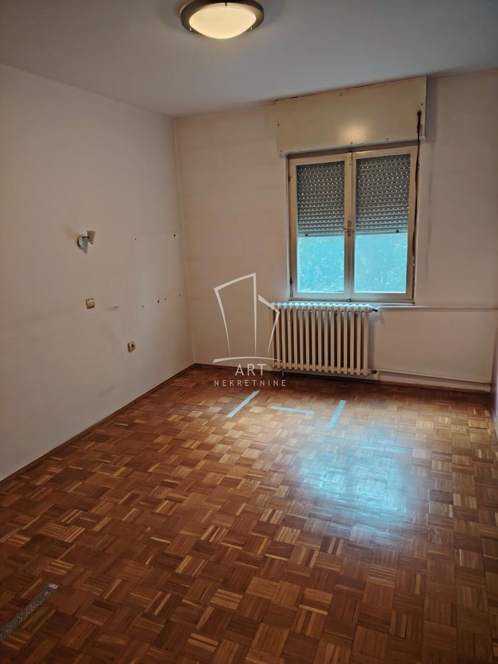 Stan na prodaju u Beogradu, Voždovac, trosoban, 85m2, cena 260000 evra