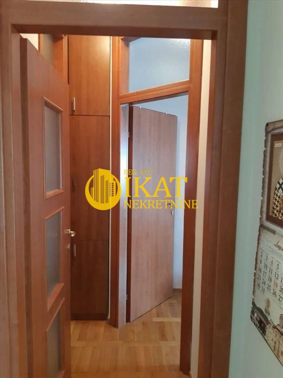 Stan na prodaju u Beogradu, Đeram pijaca, jednoiposoban, 43m2, cena 184750 evra