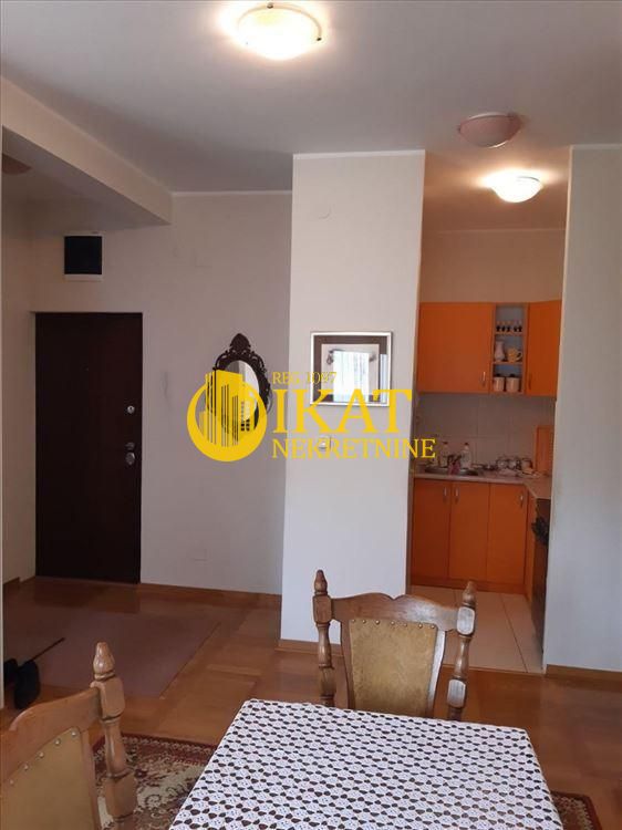 Stan na prodaju u Beogradu, Đeram pijaca, jednoiposoban, 43m2, cena 184750 evra