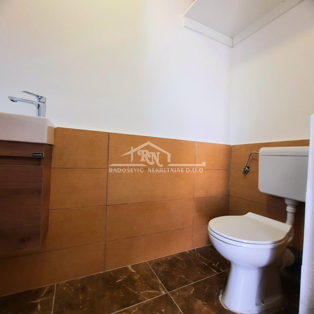 Stan na prodaju u Beogradu, Banovo brdo, cetvorosoban, 102m2, cena 390000 evra