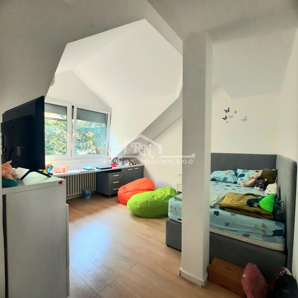 Stan na prodaju u Beogradu, Banovo brdo, cetvorosoban, 102m2, cena 390000 evra