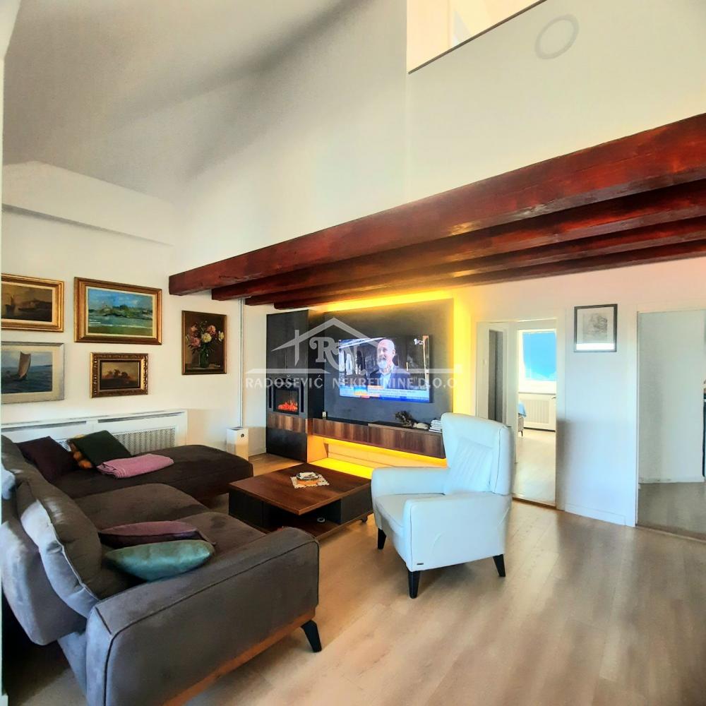 Stan na prodaju u Beogradu, Banovo brdo, cetvorosoban, 102m2, cena 390000 evra