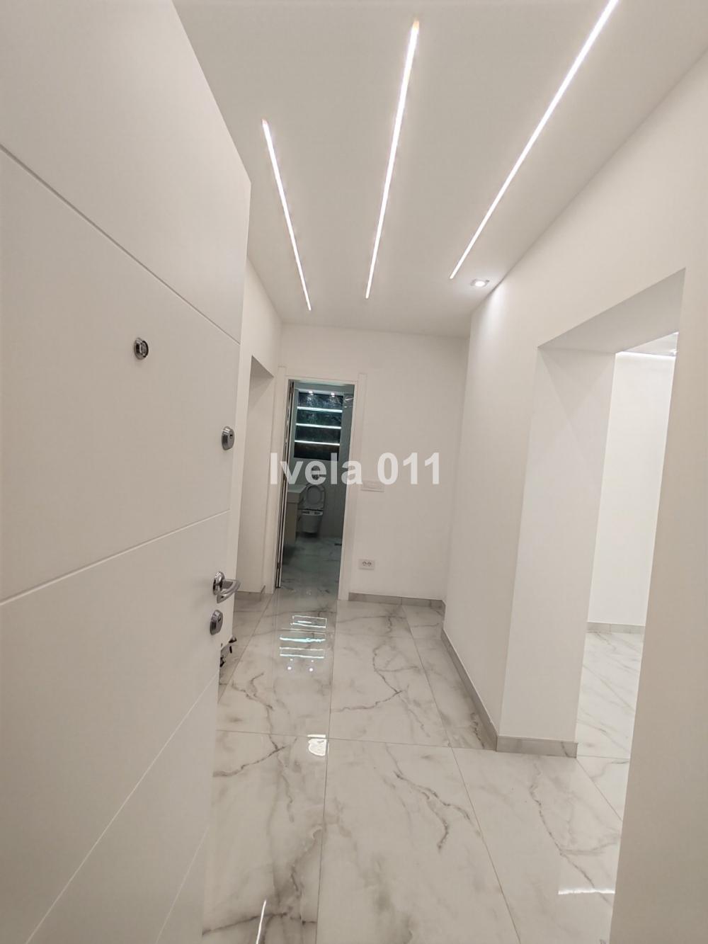 Stan na prodaju u Beogradu, Đeram pijaca, dvosoban, 60m2, cena 240000 evra