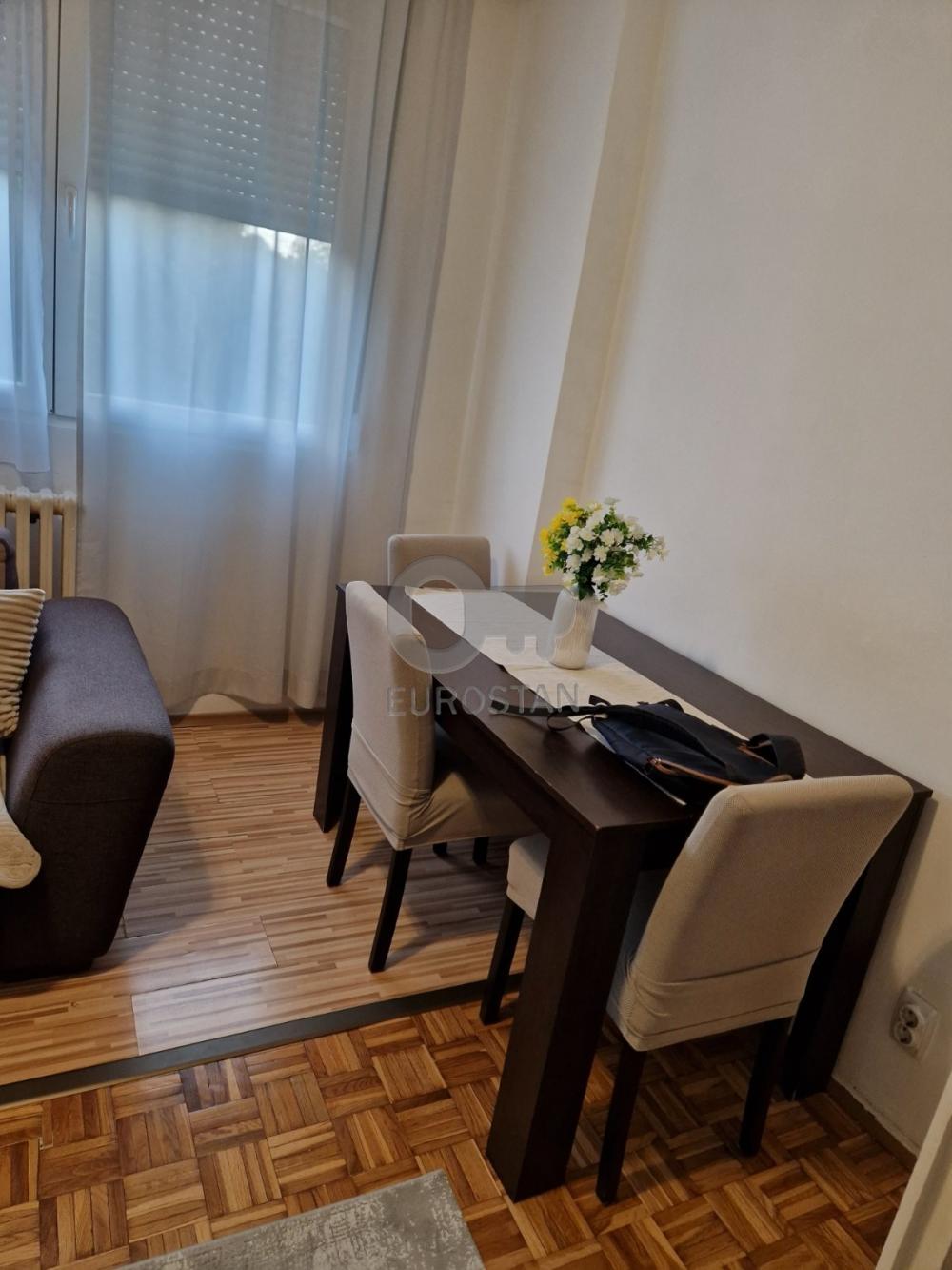 Stan na prodaju u Beogradu, Labudovo brdo, dvoiposoban, 50m2, cena 113000 evra