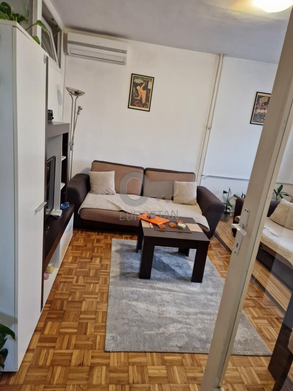 Stan na prodaju u Beogradu, Labudovo brdo, dvoiposoban, 50m2, cena 113000 evra