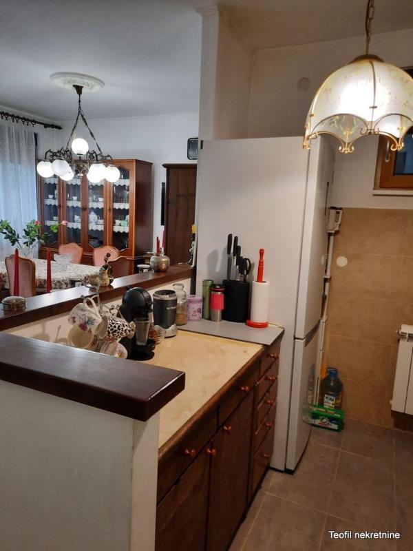 Stan na prodaju u Beogradu, Tošin bunar, troiposoban, 81m2, cena 320000 evra