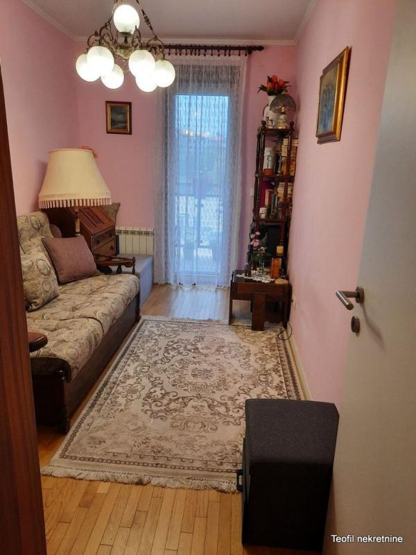 Stan na prodaju u Beogradu, Tošin bunar, troiposoban, 81m2, cena 320000 evra
