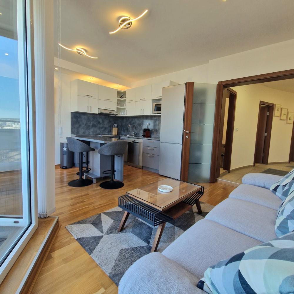 Stan na prodaju u Beogradu, Beograd (Trg Republike), trosoban, 60m2, cena 329000 evra