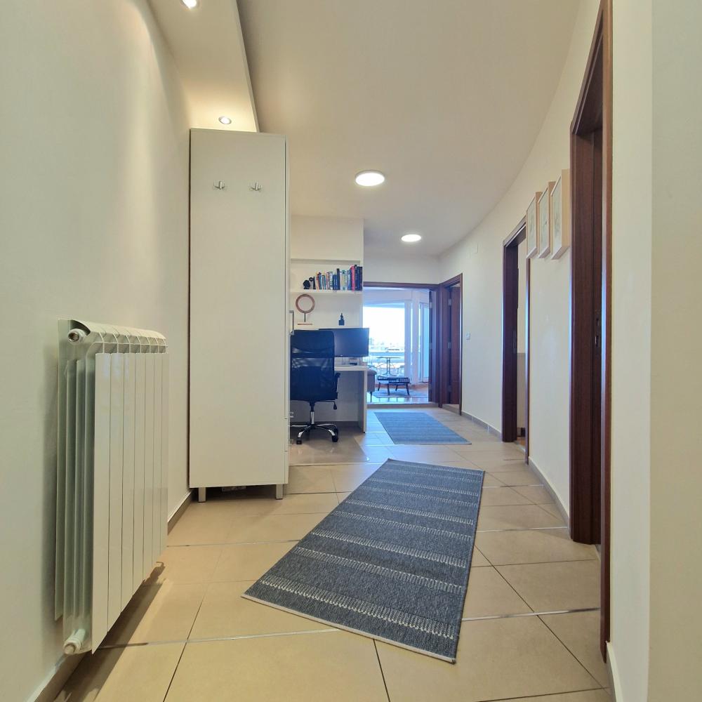Stan na prodaju u Beogradu, Beograd (Trg Republike), trosoban, 60m2, cena 370000 evra