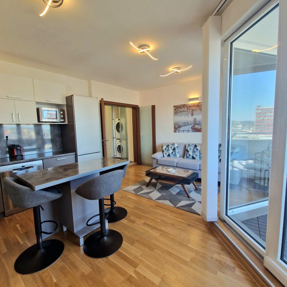 Stan na prodaju u Beogradu, Beograd (Trg Republike), trosoban, 60m2, cena 370000 evra