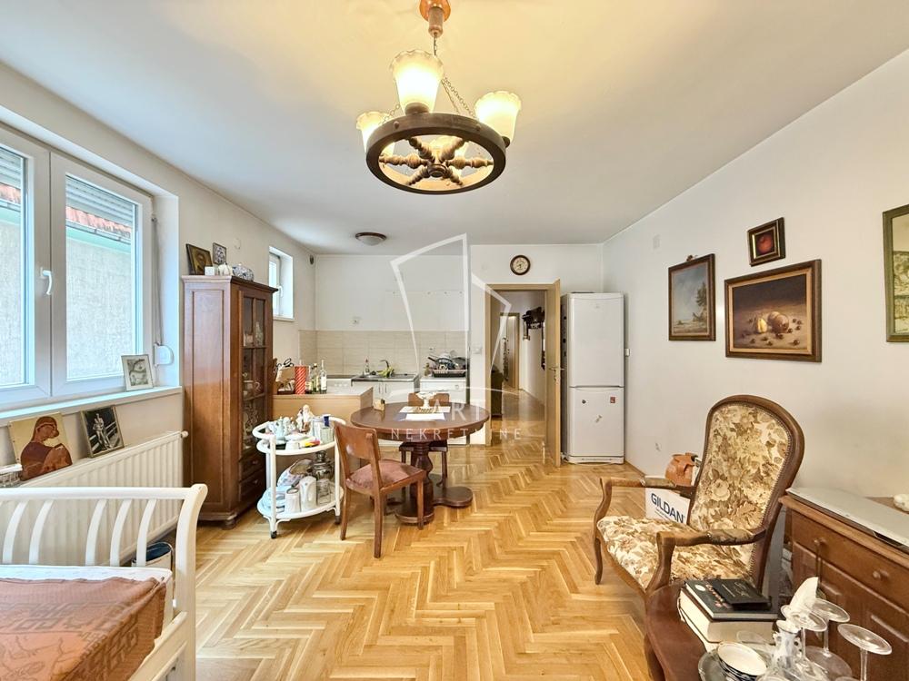 Stan na prodaju u Beogradu, Učiteljsko naselje, trosoban, 57m2, cena 164000 evra