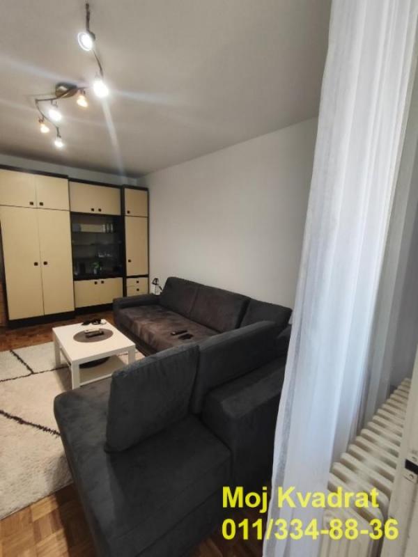 Stan na prodaju u Beogradu, Krnjača, dvosoban, 45m2, cena 143000 evra