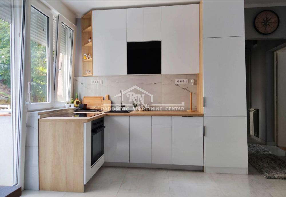 Stan na prodaju u Beogradu, Stari grad, dvosoban, 45m2, cena 330000 evra