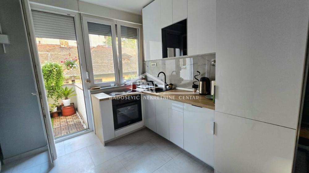 Stan na prodaju u Beogradu, Stari grad, dvosoban, 45m2, cena 330000 evra