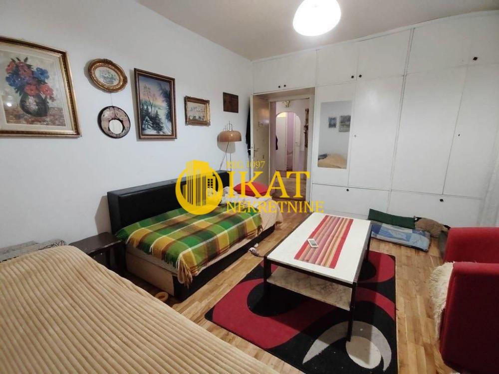 Stan na prodaju u Beogradu, Novi Beograd blok 70 (Kineski TC), trosoban, 75m2, cena 215000 evra