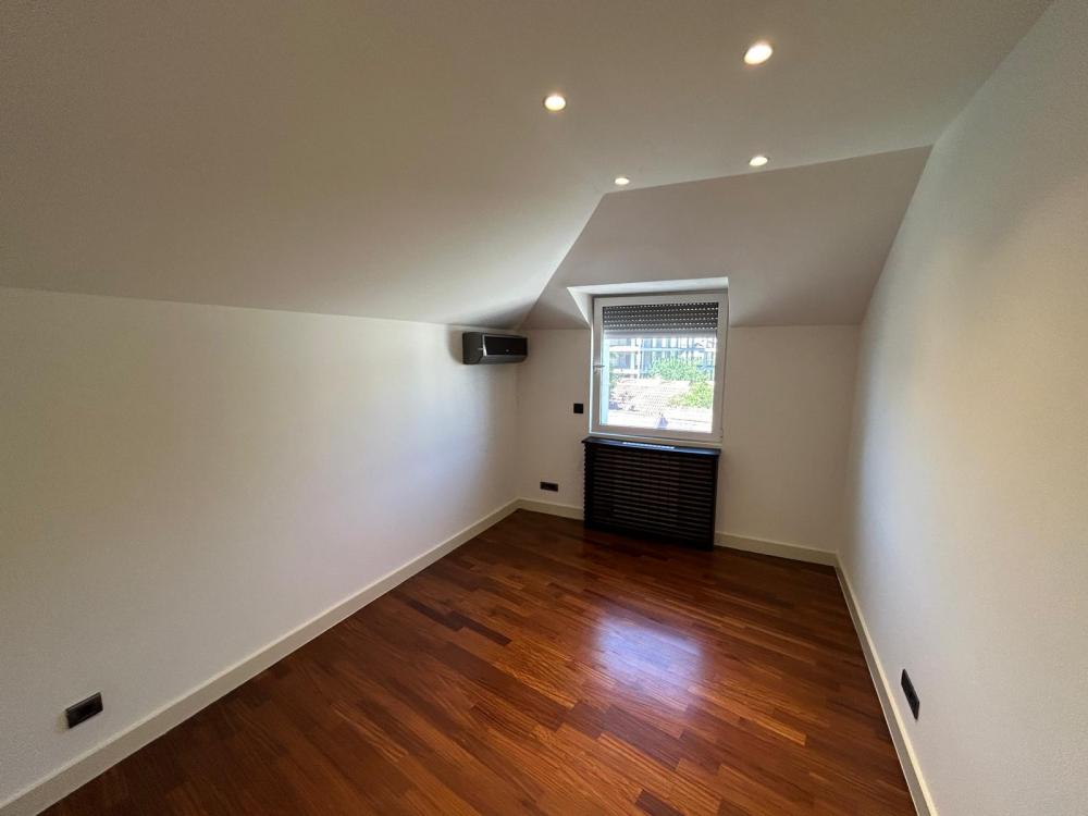 Stan na prodaju u Beogradu, Banovo brdo, cetvorosoban, 147m2, cena 460000 evra