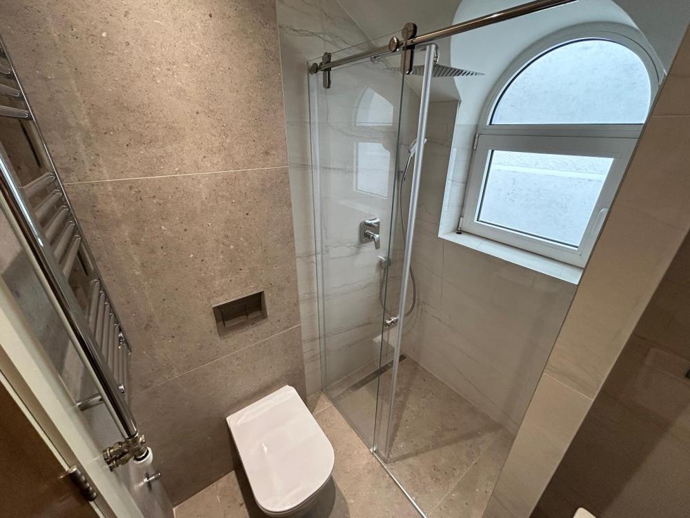 Stan na prodaju u Beogradu, Banovo brdo, cetvorosoban, 147m2, cena 460000 evra