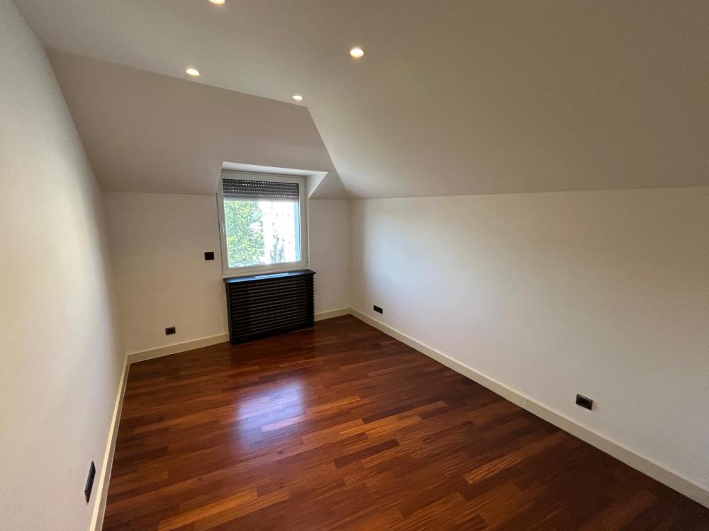 Stan na prodaju u Beogradu, Banovo brdo, cetvorosoban, 147m2, cena 460000 evra