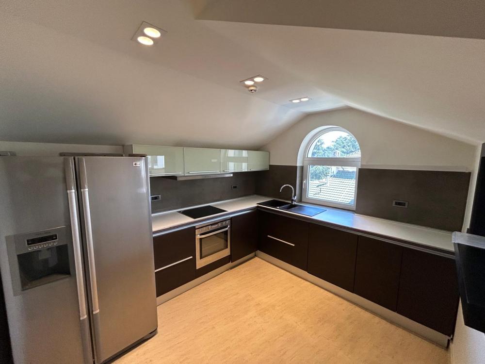 Stan na prodaju u Beogradu, Banovo brdo, cetvorosoban, 147m2, cena 460000 evra