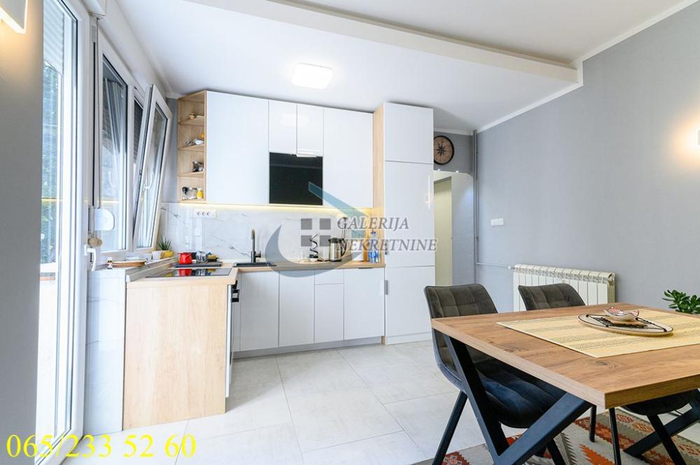 Stan na prodaju u Beogradu, Stari grad, jednoiposoban, 48m2, cena 330000 evra
