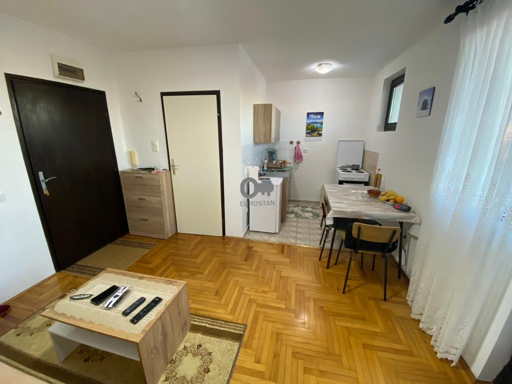 Stan na prodaju u Beogradu, Labudovo brdo, jednosoban, 25m2, cena 65000 evra