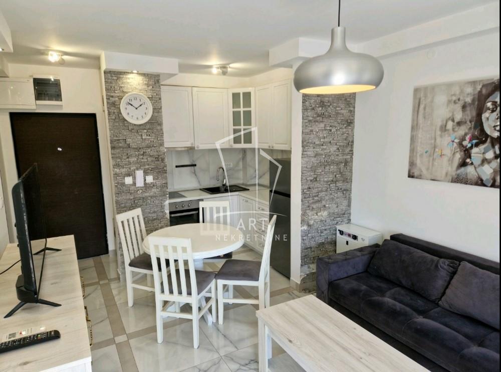 Stan na prodaju u Beogradu, Mirijevo, jednoiposoban, 31m2, cena 96000 evra