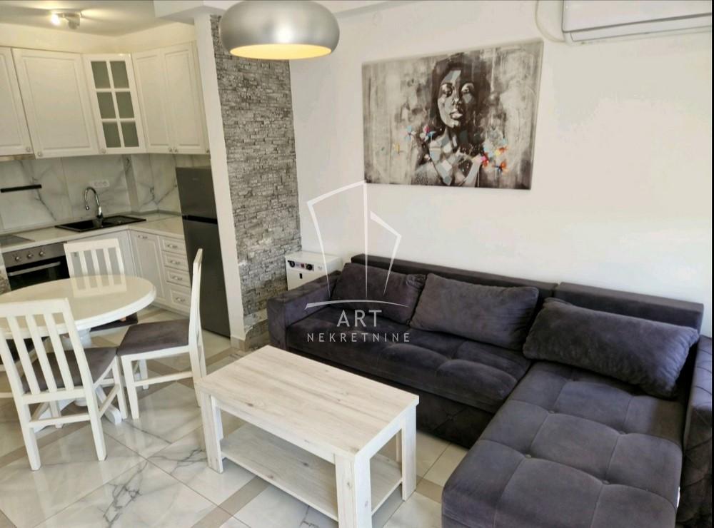 Stan na prodaju u Beogradu, Mirijevo, jednoiposoban, 31m2, cena 96000 evra