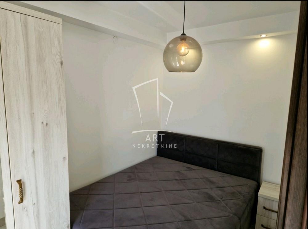 Stan na prodaju u Beogradu, Mirijevo, jednoiposoban, 31m2, cena 96000 evra