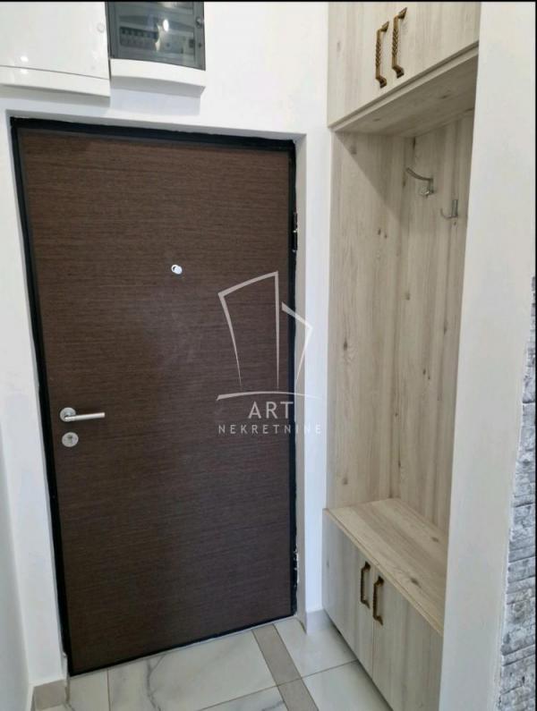Stan na prodaju u Beogradu, Mirijevo, jednoiposoban, 31m2, cena 96000 evra