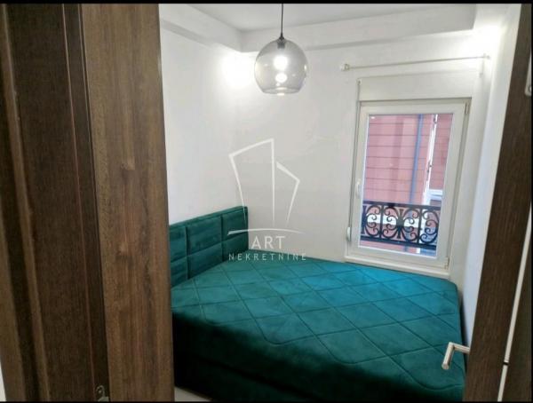 Stan na prodaju u Beogradu, Mirijevo, jednoiposoban, 33m2, cena 98000 evra