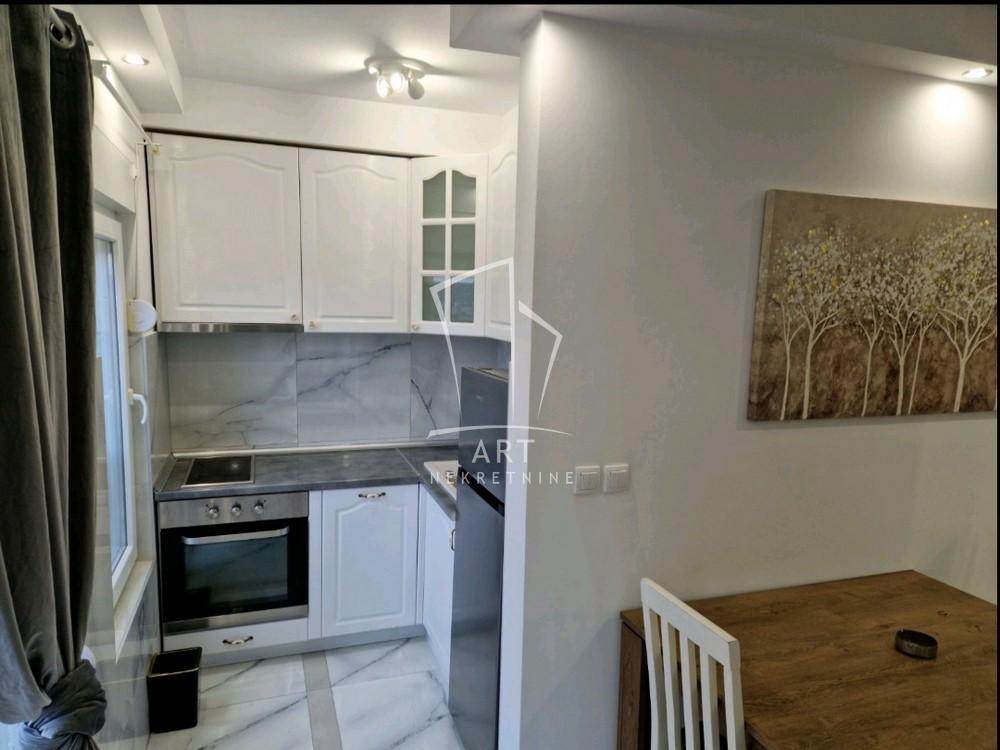 Stan na prodaju u Beogradu, Mirijevo, jednoiposoban, 33m2, cena 98000 evra