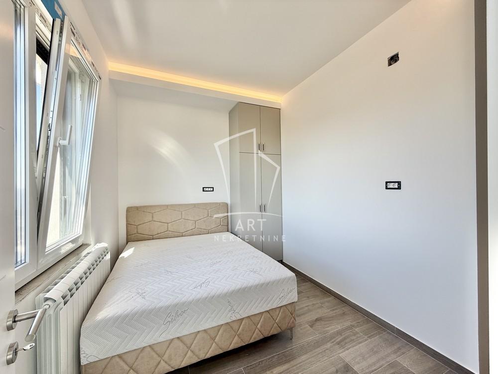 Stan na prodaju u Beogradu, Rakovica, 244m2, cena 650000 evra