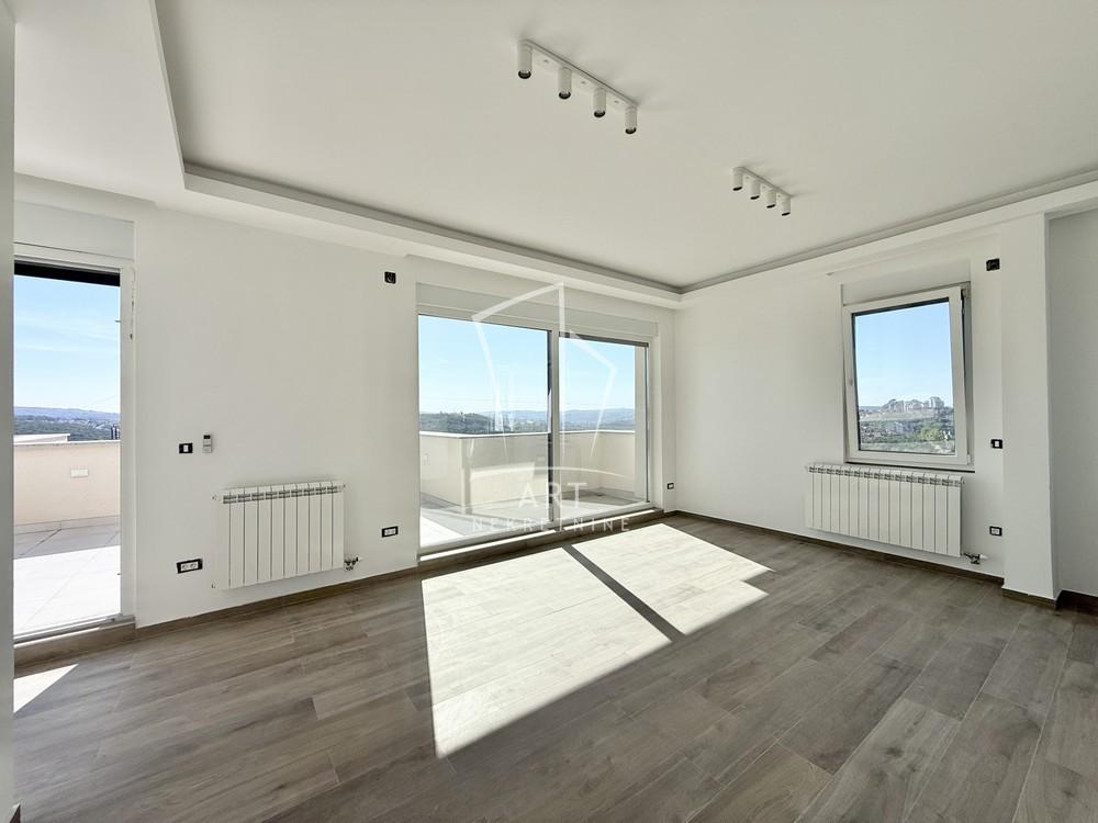 Stan na prodaju u Beogradu, Rakovica, 244m2, cena 650000 evra