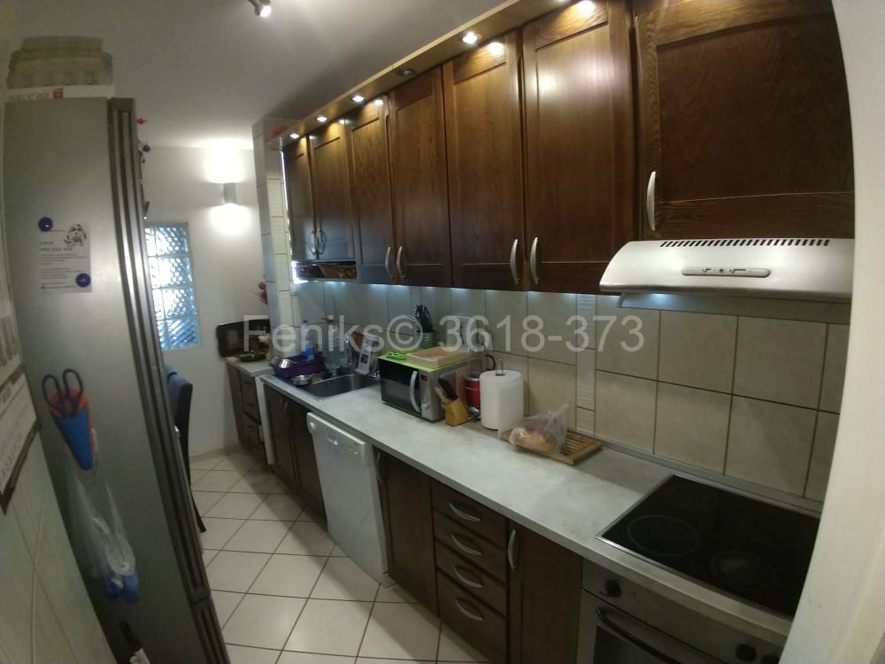 Stan na prodaju u Beogradu, Beograd (centar), troiposoban, 81m2, cena 220000 evra