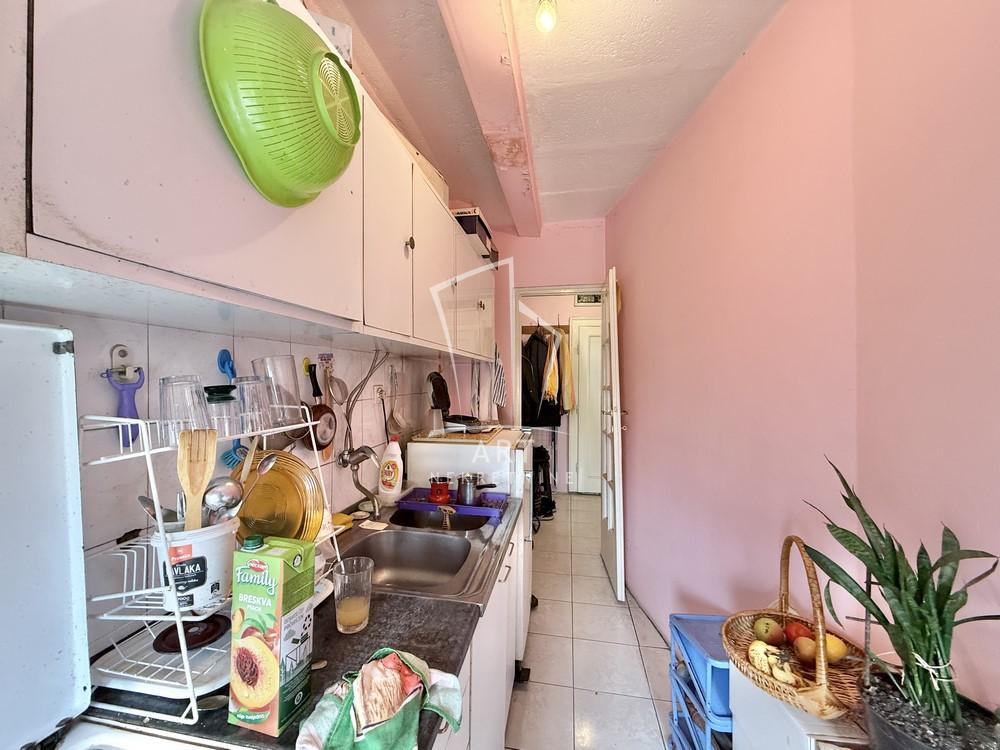Stan na prodaju u Beogradu, Savski venac, trosoban, 62m2, cena 180000 evra