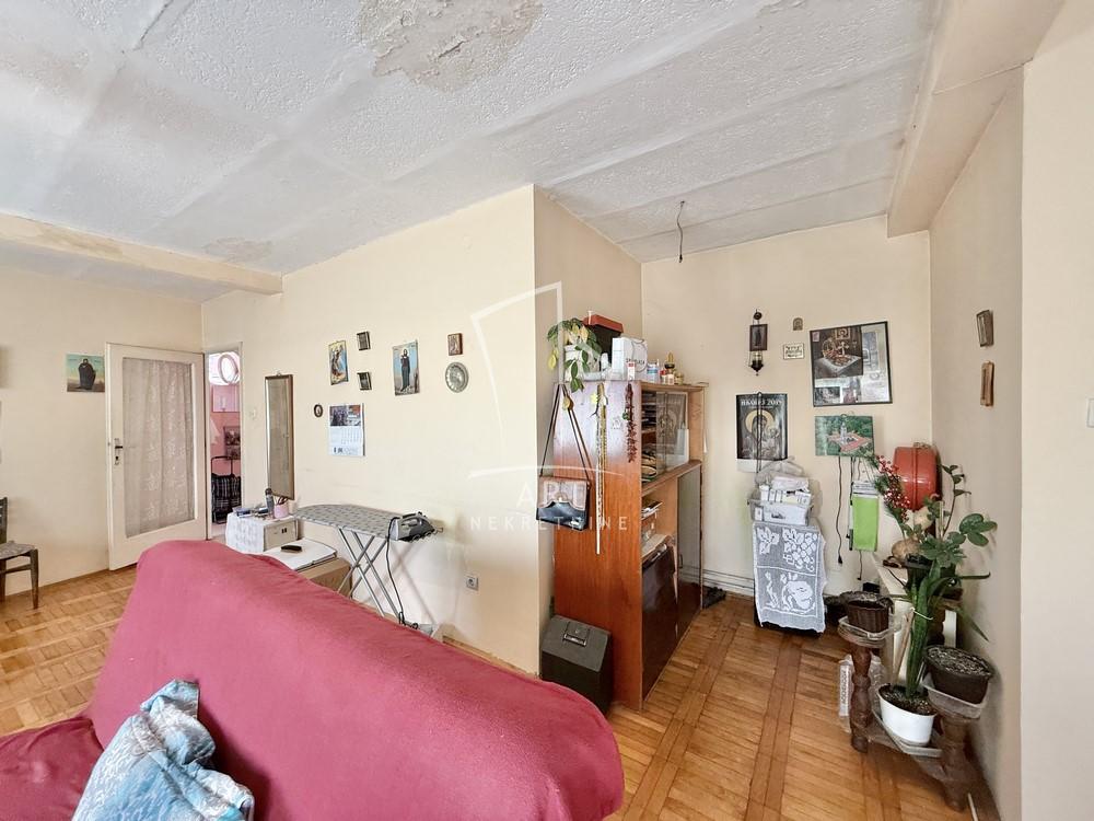 Stan na prodaju u Beogradu, Savski venac, trosoban, 62m2, cena 180000 evra