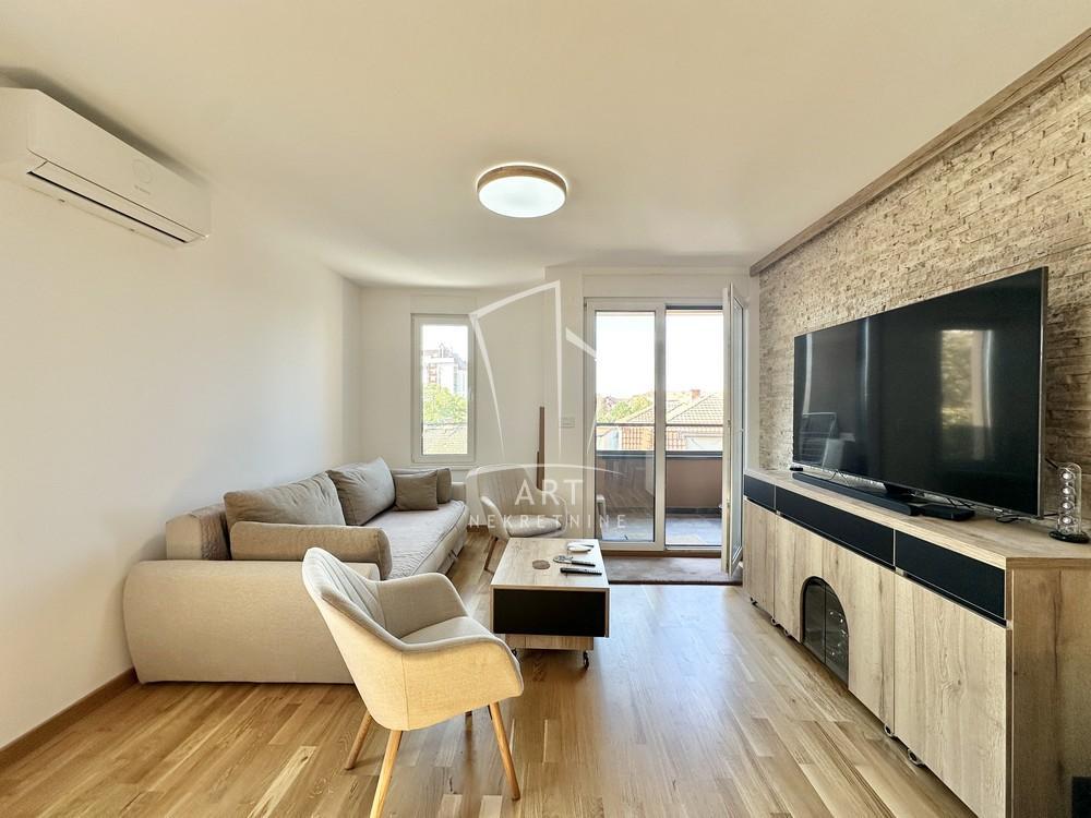 Stan na prodaju u Beogradu, Meandri, jednoiposoban, 46m2, cena 165000 evra